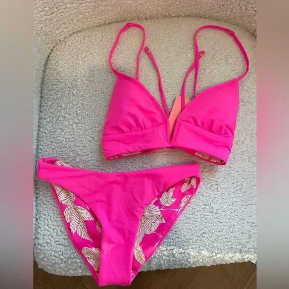 NWT Maaji Reversible Radiant Pink Parade Long Line Triangle Bikini Top